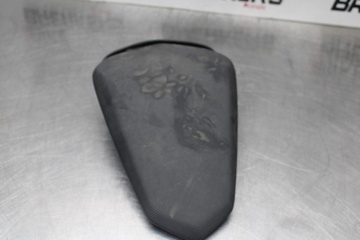 18-26 KAWASAKI Z400 REAR BACK PASSENGER TANDEM SEAT PAD SADDLE PILLION BB852