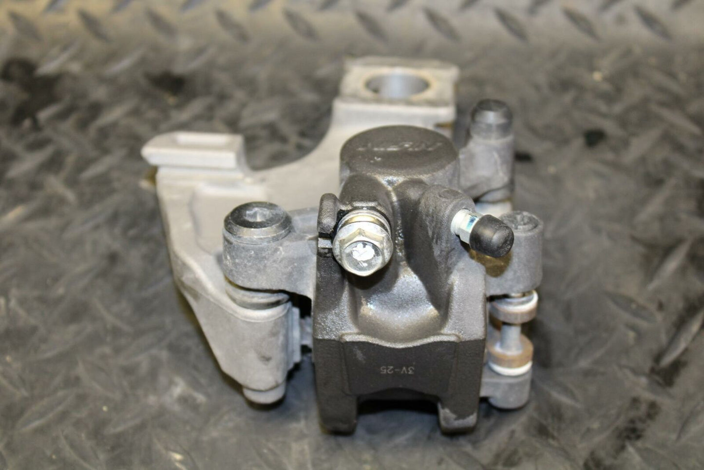 11-17 SUZUKI GSXR750 REAR BACK BRAKE CALIPER W MOUNT BRACKET BB 182