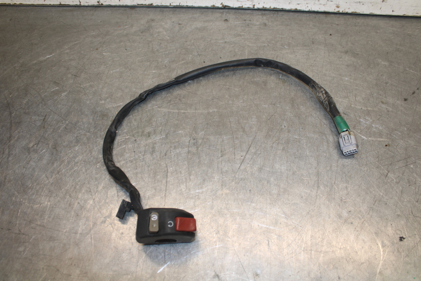 19-23 KAWASAKI NINJA ZX6R RIGHT CLIP ON HANDLE KILL OFF START SWITCH  BB701