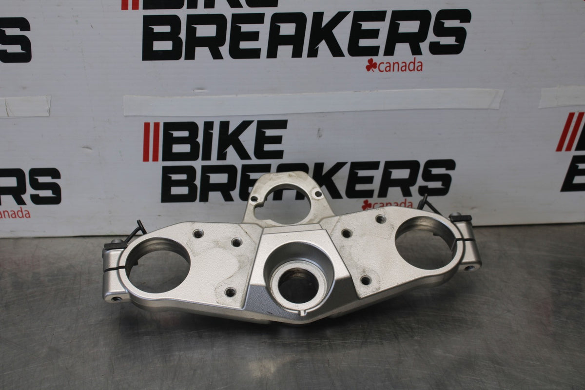 09 KAWASAKI CONCOURS 14 ZG1400B FORKS UPPER TRIPLE TREE CLAMP BB875