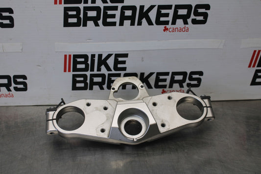 09 KAWASAKI CONCOURS 14 ZG1400B FORKS UPPER TRIPLE TREE CLAMP BB875