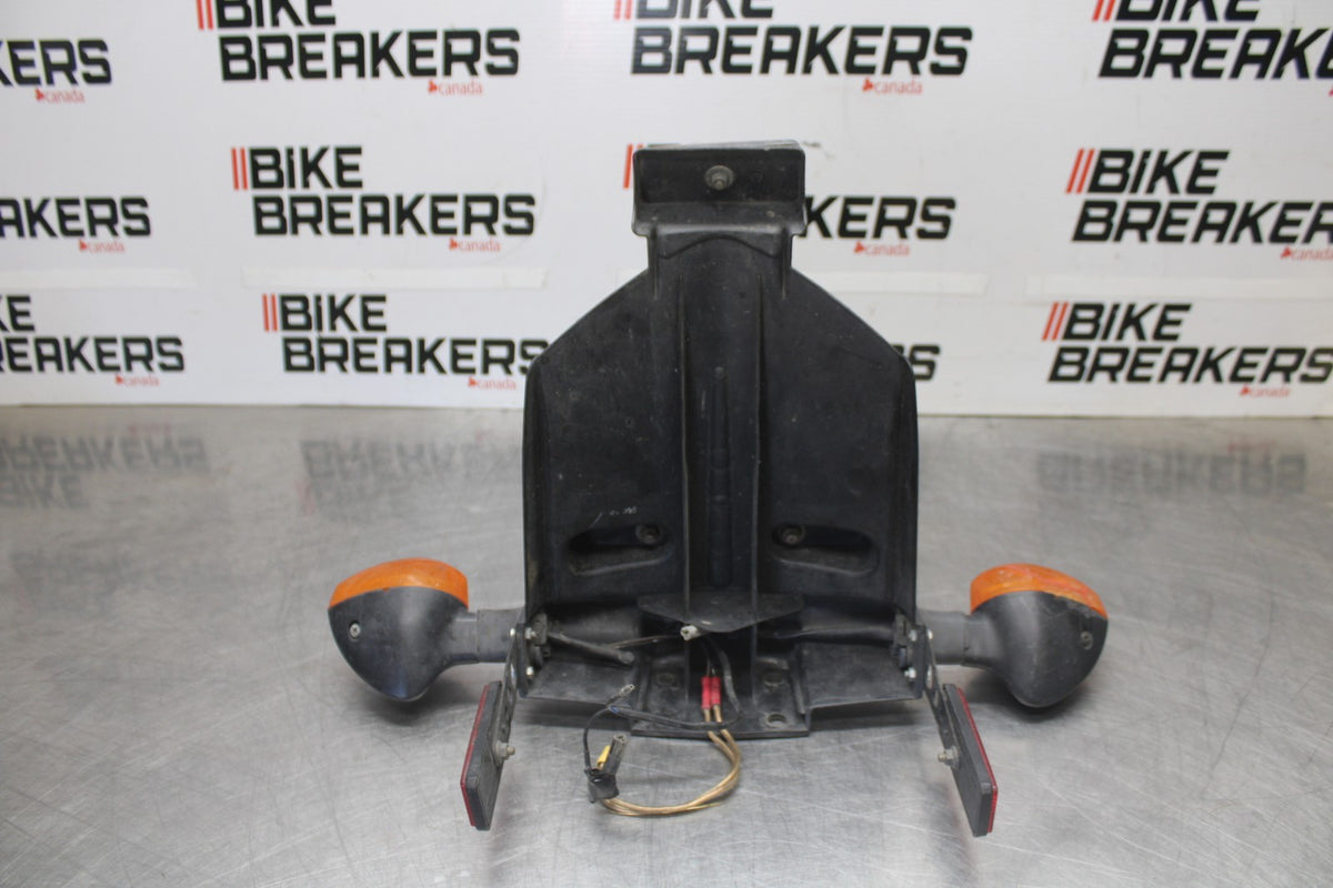 03 YAMAHA YZF R1 REAR BACK FENDER MUD GUARD BB895