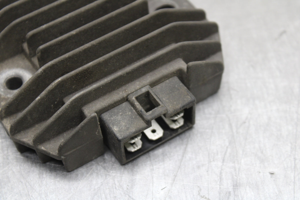 00-01 YAMAHA YZF R1 RECTIFIER VOLTAGE REGULATOR BB755