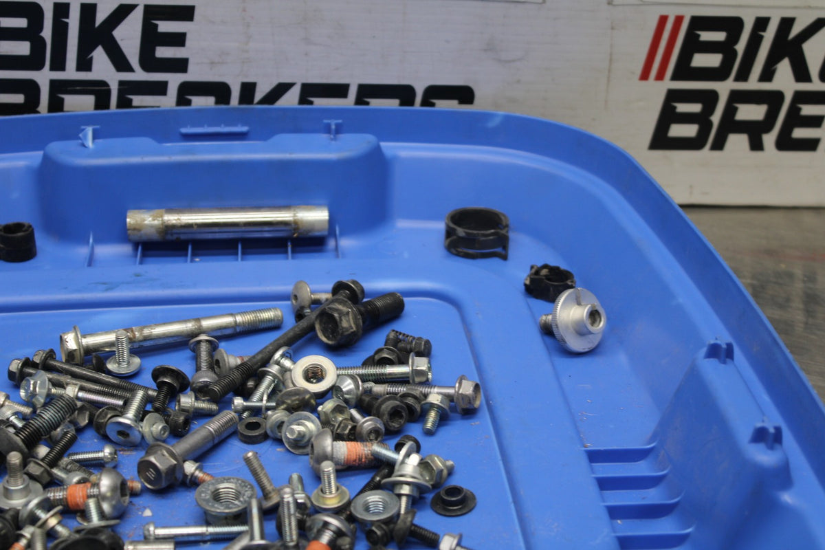 22-25 YAMAHA YZF R7 MOUNTING BOLTS HARDWARE SCREWS BB940