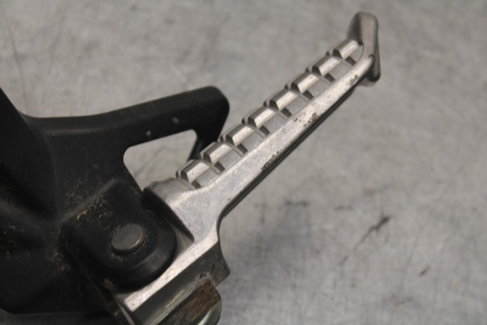 2009 Kawasaki Ninja 250R EX250J LEFT REAR FOOT REST PEG STEP BB87