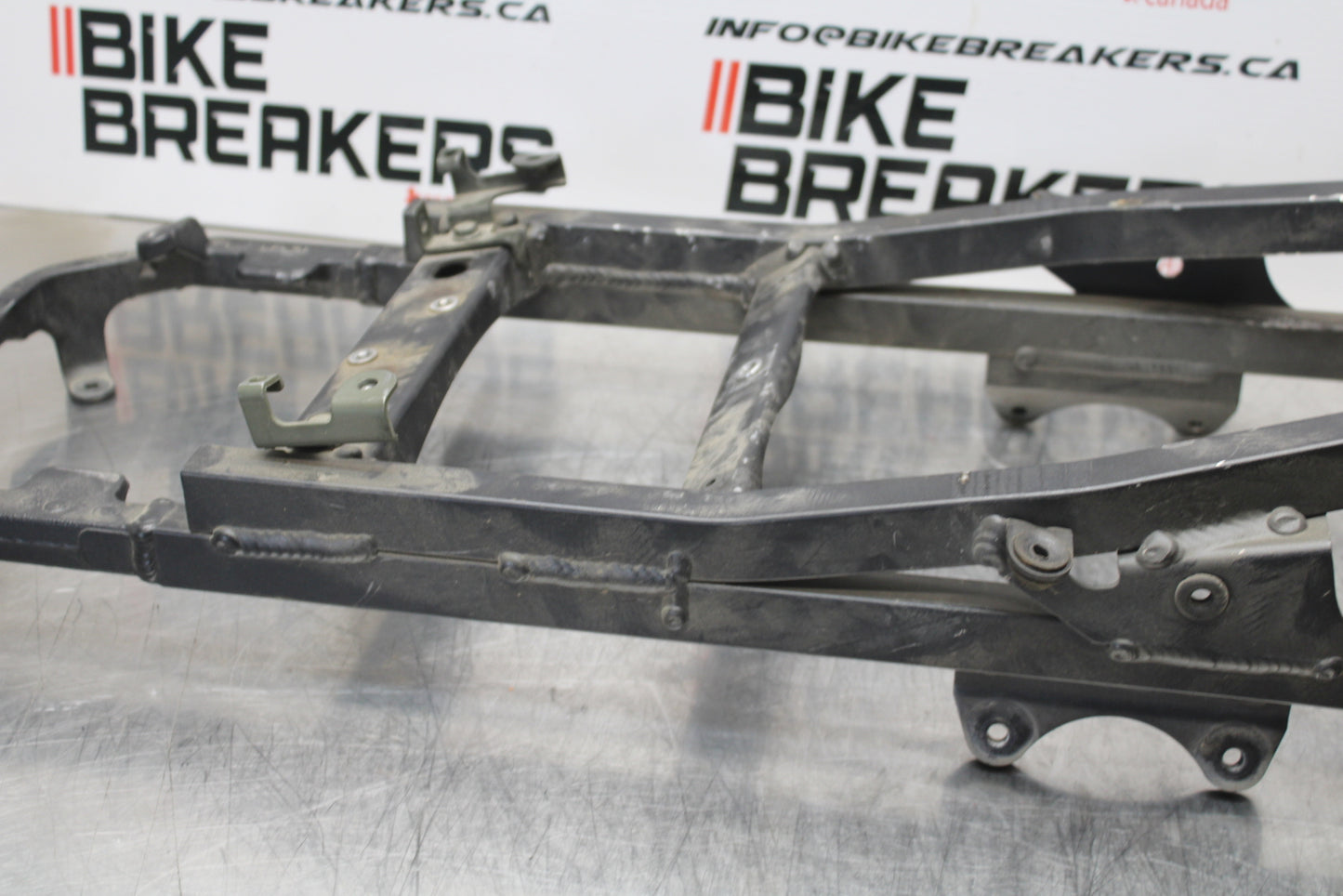 04-05 KAWASAKI NINJA ZX10R REAR SUBFRAME BACK SUB FRAME BB163
