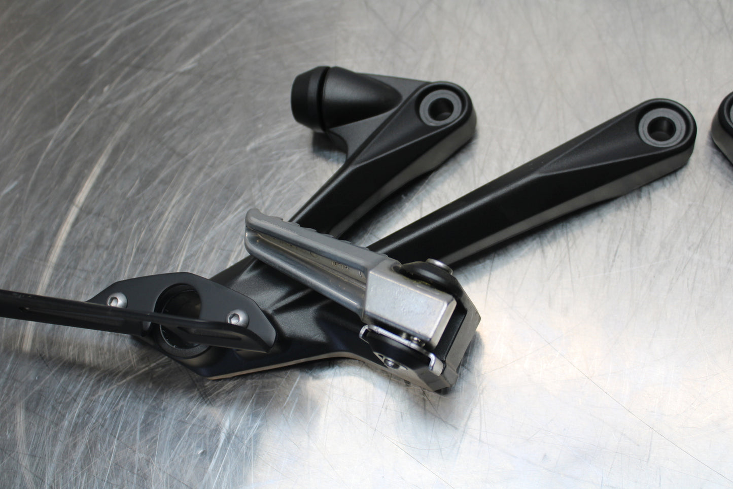 23-24 KAWASAKI NINJA ZX14R REAR BACK PASSENGER PEG SET PAIR BB153