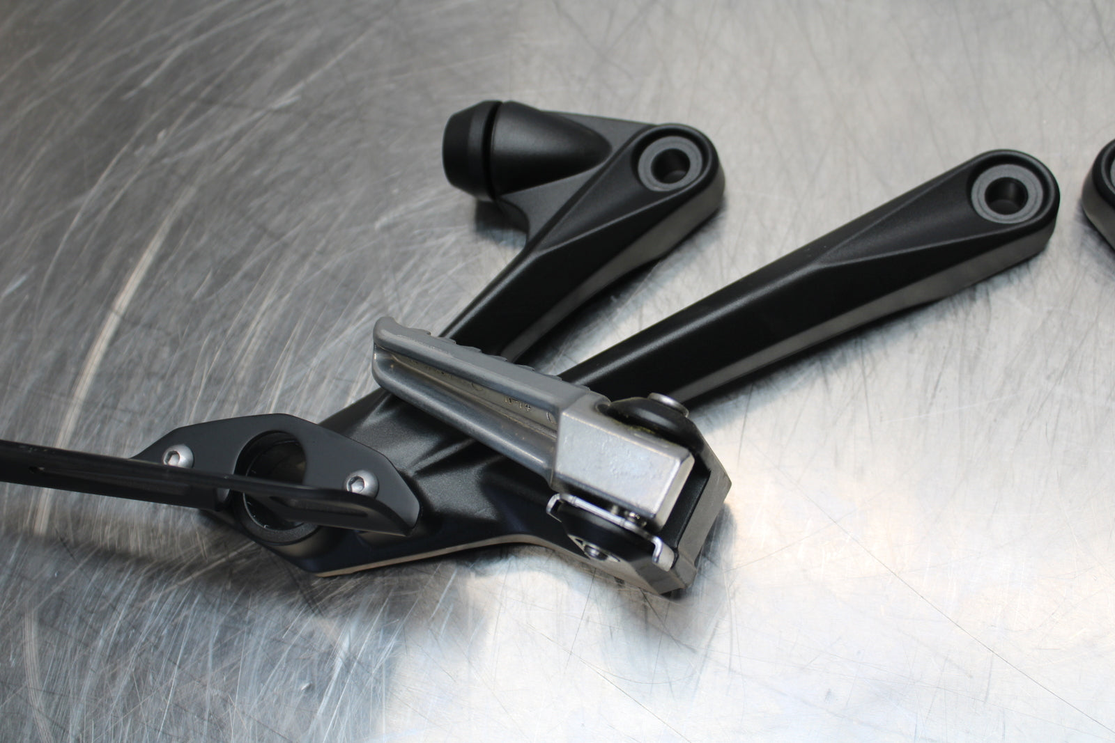 23-24 KAWASAKI NINJA ZX14R REAR BACK PASSENGER PEG SET PAIR BB153