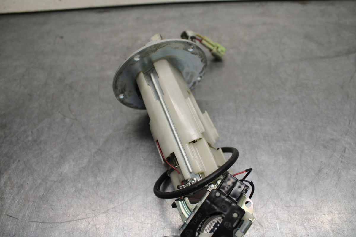 08-10 SUZUKI GSXR 600 FUEL PUMP GAS PETROL SENDER UNIT BB753