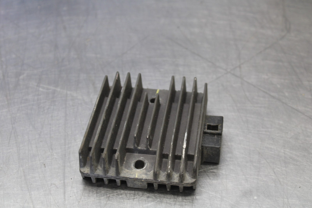 05 YAMAHA YZF R6 RECTIFIER VOLTAGE REGULATOR BB894