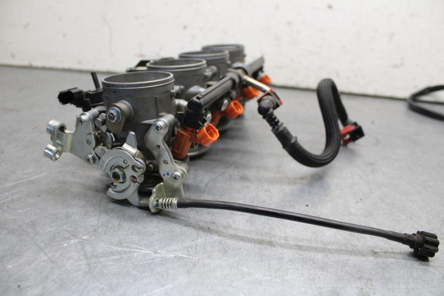 13-18 KAWASAKI NINJA ZX6R MAIN FUEL INJECTORS / THROTTLE BODIES BB682