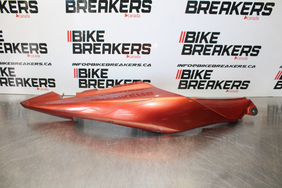 03 SUZUKI SV650S RIGHT REAR BACK TAIL FAIRING COWL SHROUD BB167