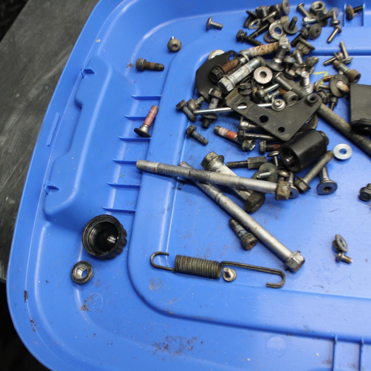 08-12 KAWASAKI NINJA 250R EX250J LEFTOVER MOUNTING BOLTS HARDWARE  SCREWS BB496