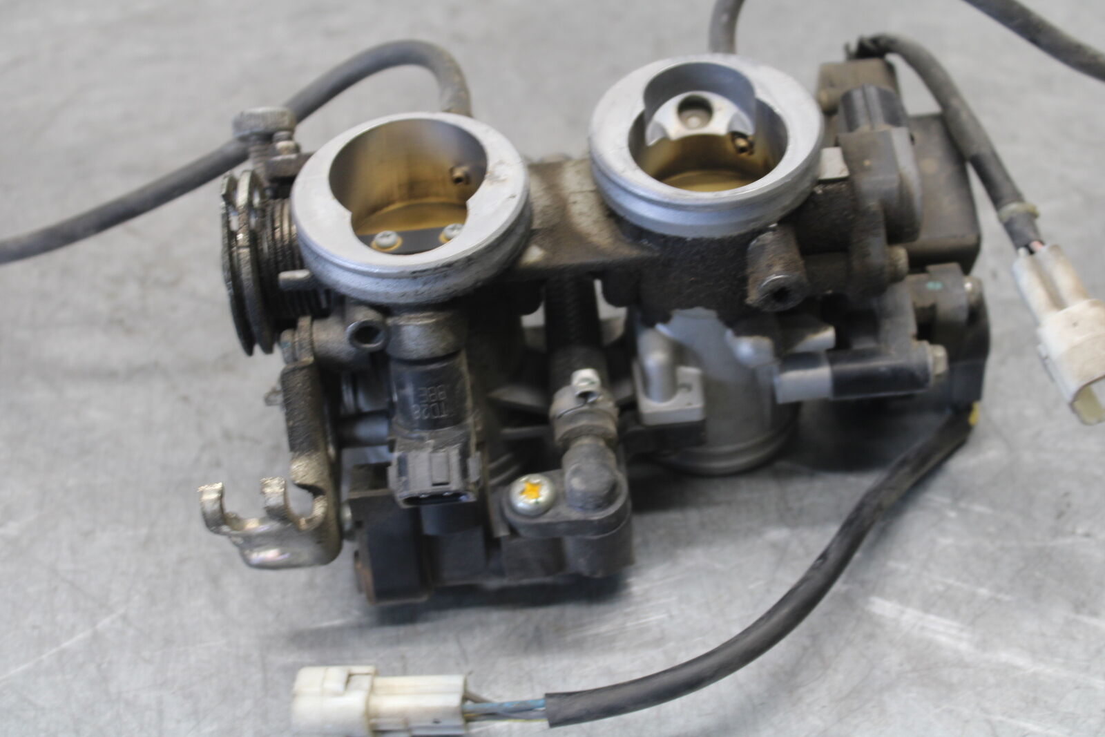 05-09 SUZUKI BOULEVARD C90 THROTTLE BODY BODIES BB692