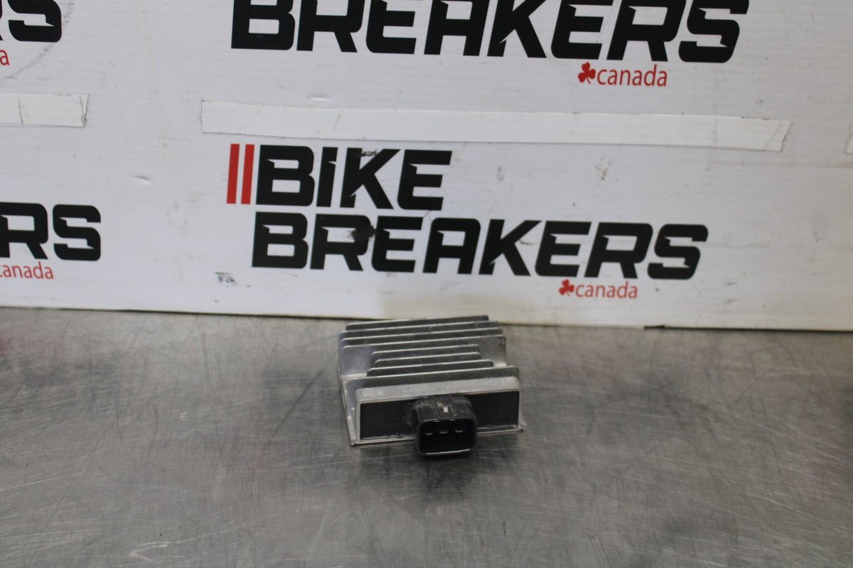 23-26 KAWASAKI NINJA ZX4RR RECTIFIER VOLTAGE REGULATOR BB898