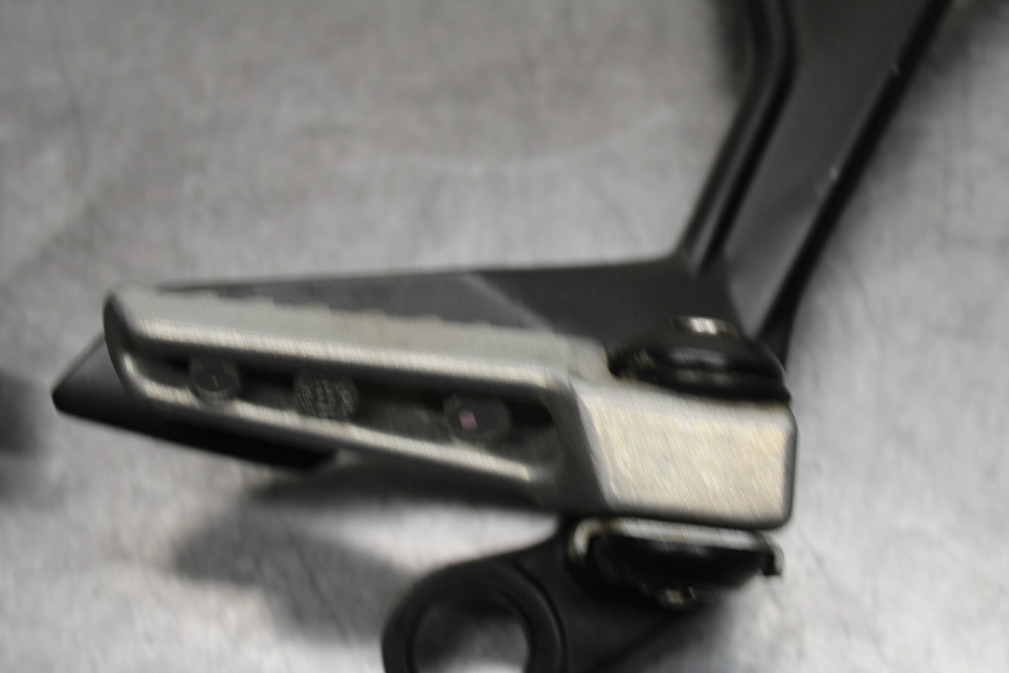 24 KAWASAKI NINJA 500 ABS REAR BACK PASSENGER PEG SET PAIR BB730