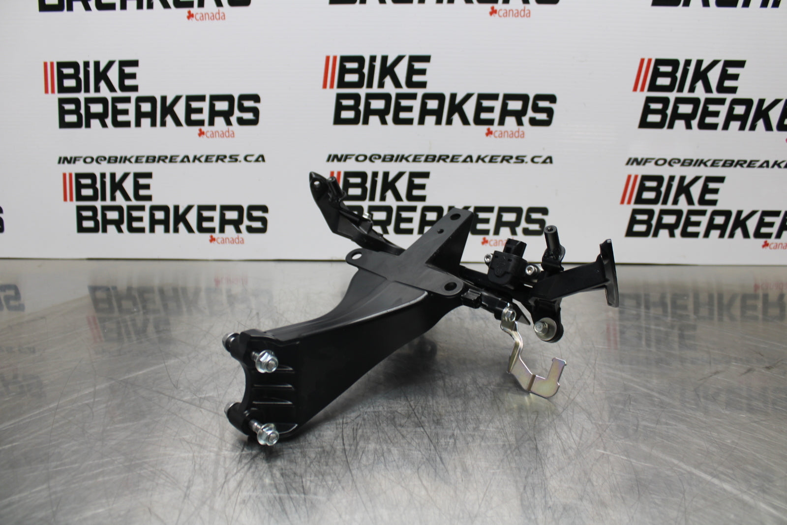 23-24 KAWASAKI NINJA ZX14R NEW!! UPPER FAIRING MIRROR GAUGES STAY BRACKET BB153