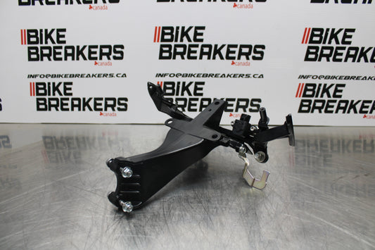 23-24 KAWASAKI NINJA ZX14R NEW!! UPPER FAIRING MIRROR GAUGES STAY BRACKET BB153