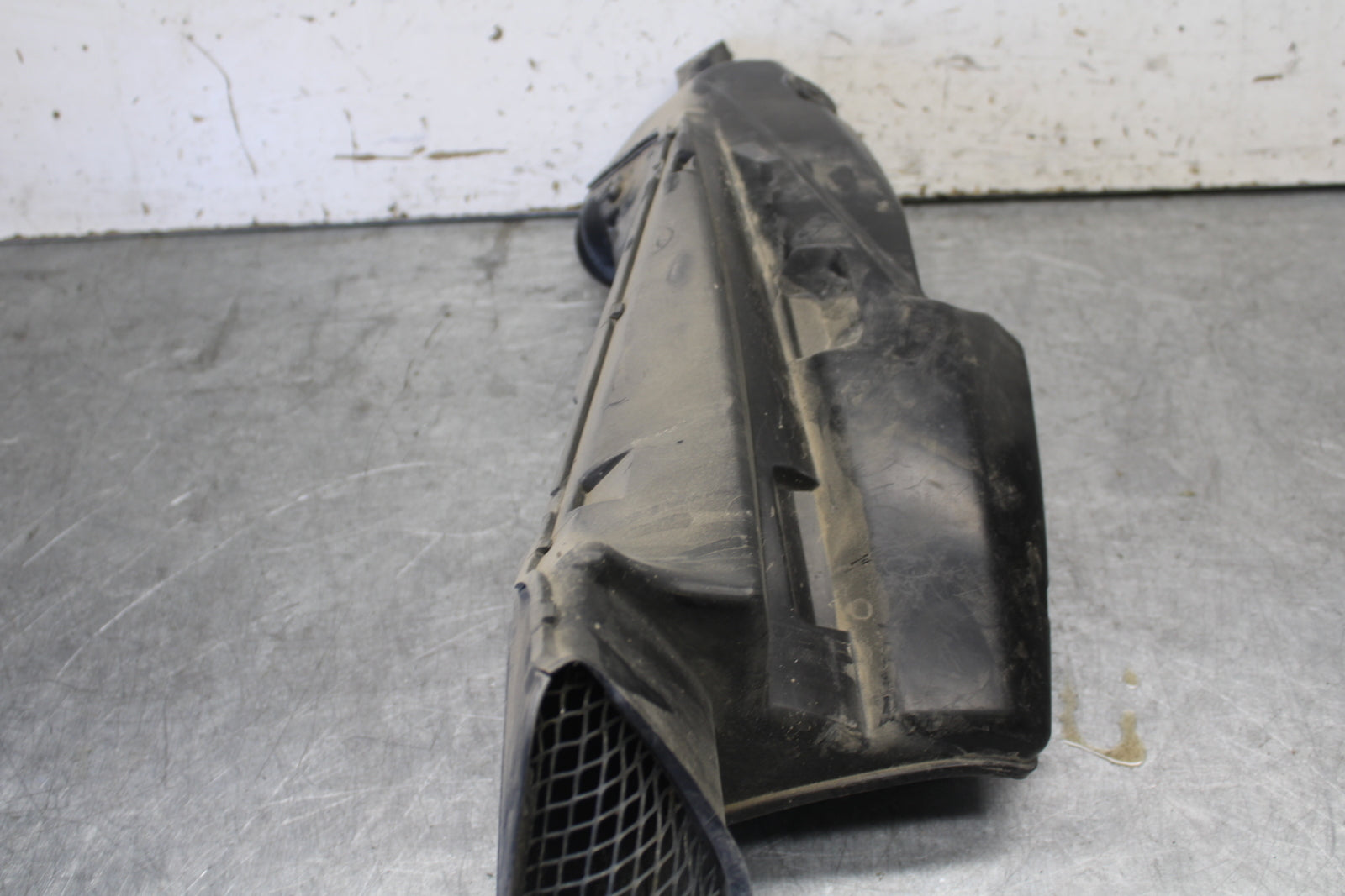 06-07 SUZUKI GSXR 600 LEFT RAM AIR INTAKE DUCT TUBE BB694