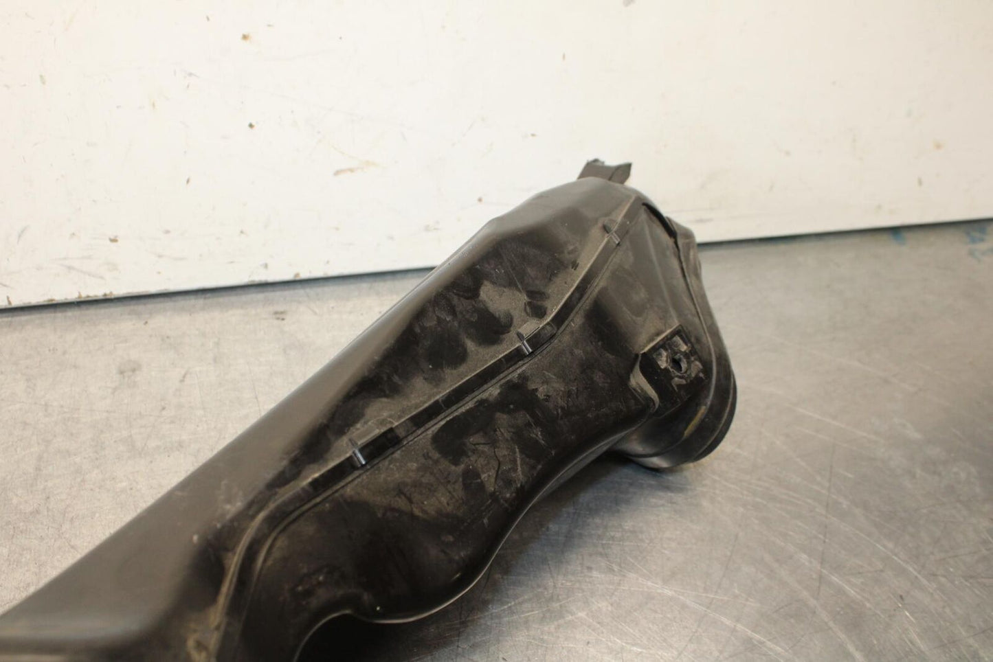 09-11 SUZUKI GSXR1000 RIGHT RAM AIR INTAKE DUCT TUBE 94420-47H00 BB96
