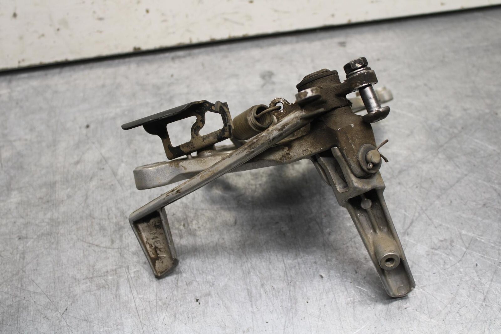 06-07 HONDA CBR1000RR RIGHT REARSET REAR SET DRIVER FOOT PEG REST STOP BB99
