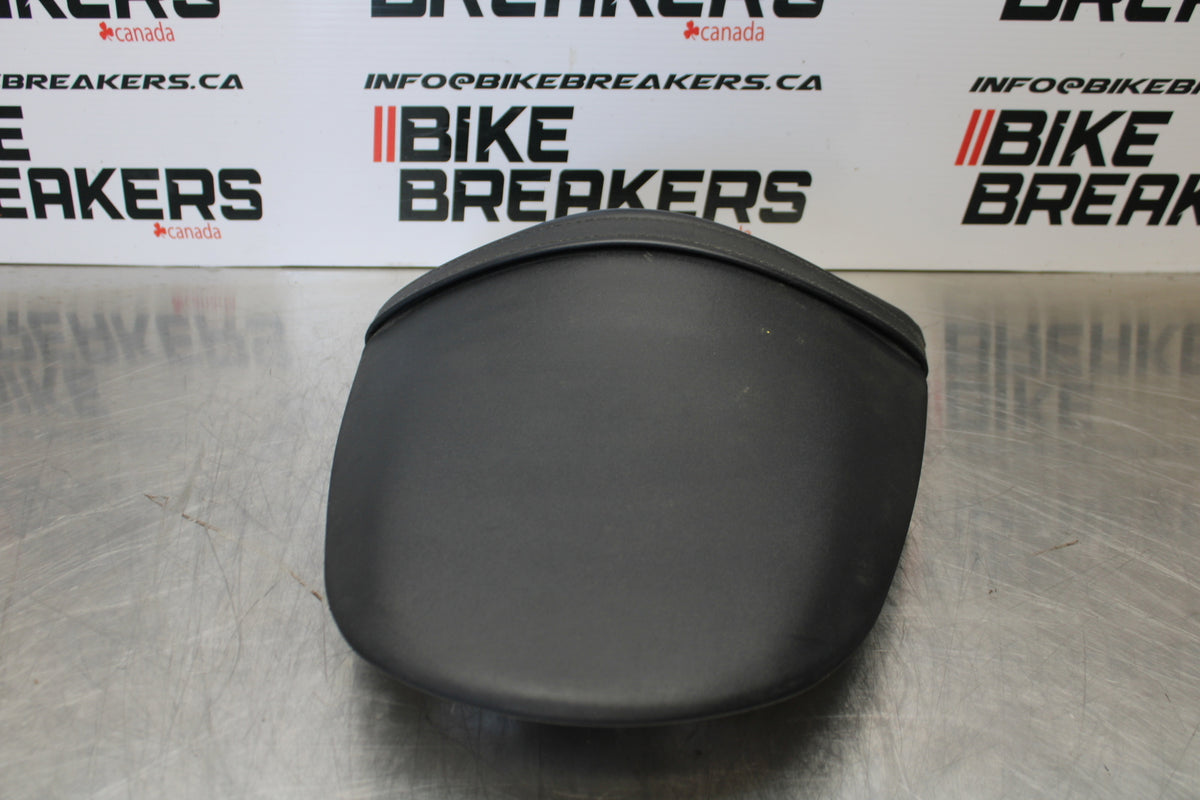 03-06 KAWASAKI Z1000 REAR BACK PASSENGER TANDEM SEAT PAD SADDLE PILLION BB164