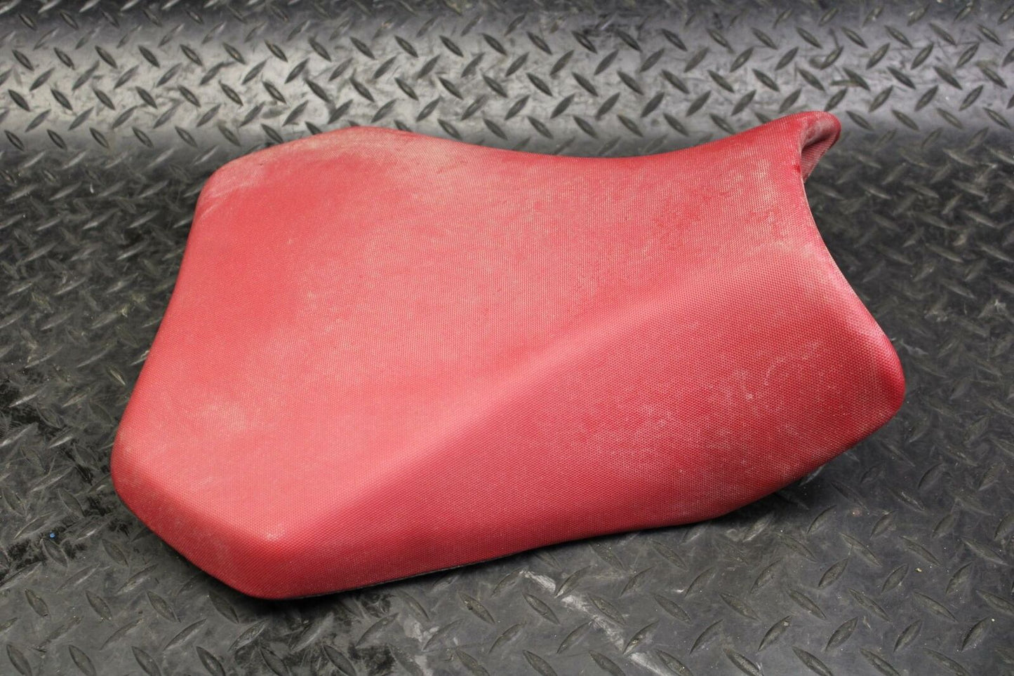 11-17 SUZUKI GSXR750 FRONT DRIVERS SEAT PAD SADDLE PILLION BB 182