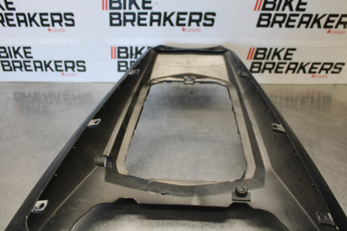 03-04 YAMAHA YZF R6 REAR BACK TAIL FAIRING COWL SHROUD BB890