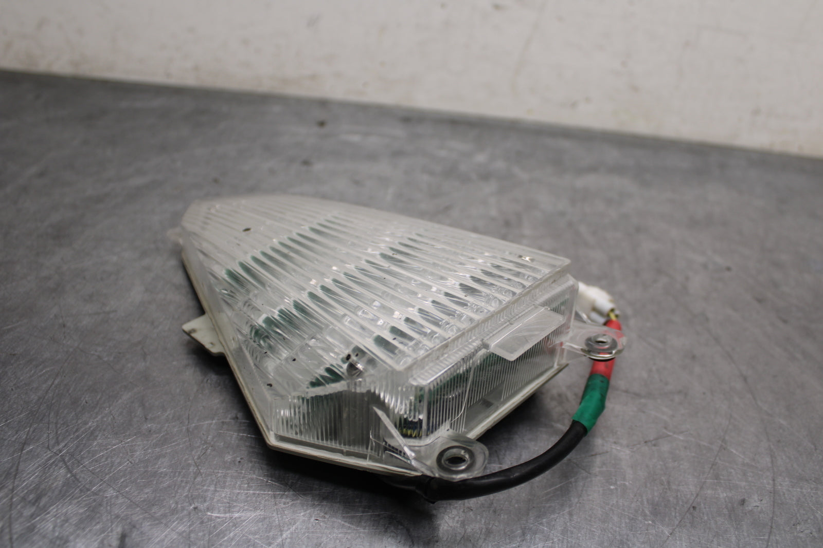 08-16 YAMAHA YZF R6 REAR TAIL TAILLIGHT BACK BRAKE LIGHT BB131