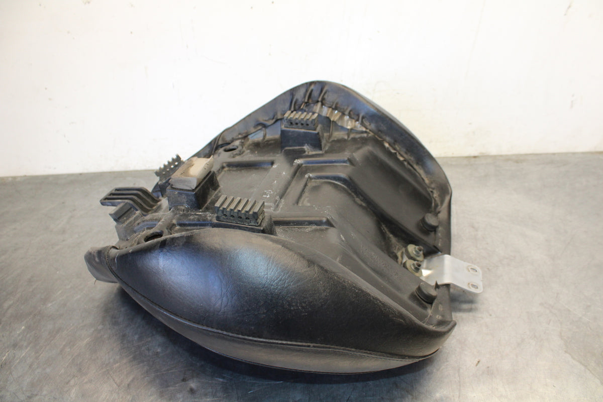 04 SUZUKI INTRUDER 800 FRONT DRIVERS SEAT BB758