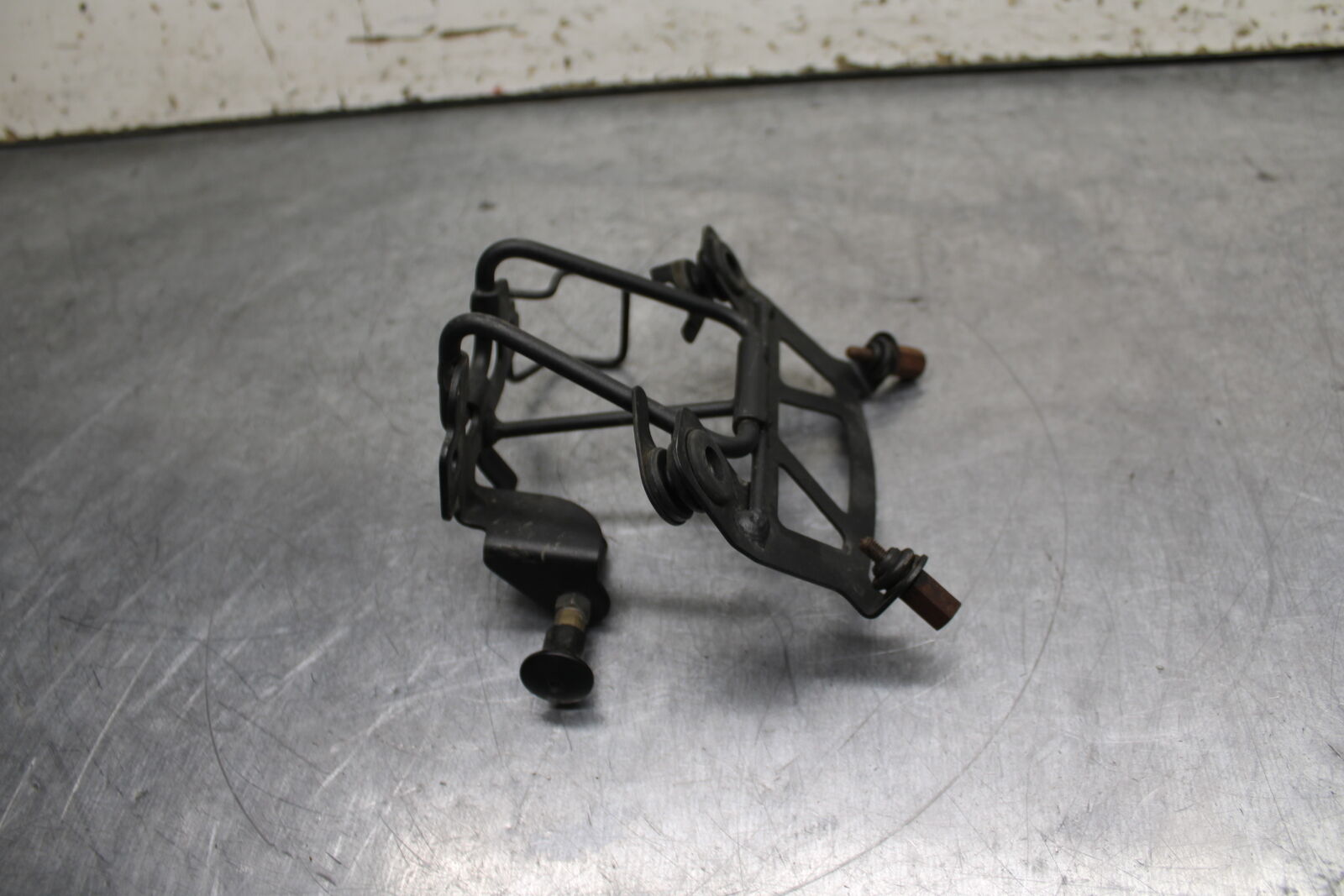 12-13 KAWASAKI Z1000 UPPER FAIRING GAUGES STAY BRACKET BB743