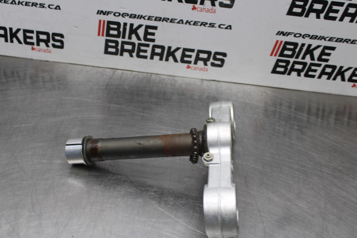 02 DUCATI MONSTER 620 FRONT FORKS CLAMP LOWER TRIPLE TREE STEM BB851