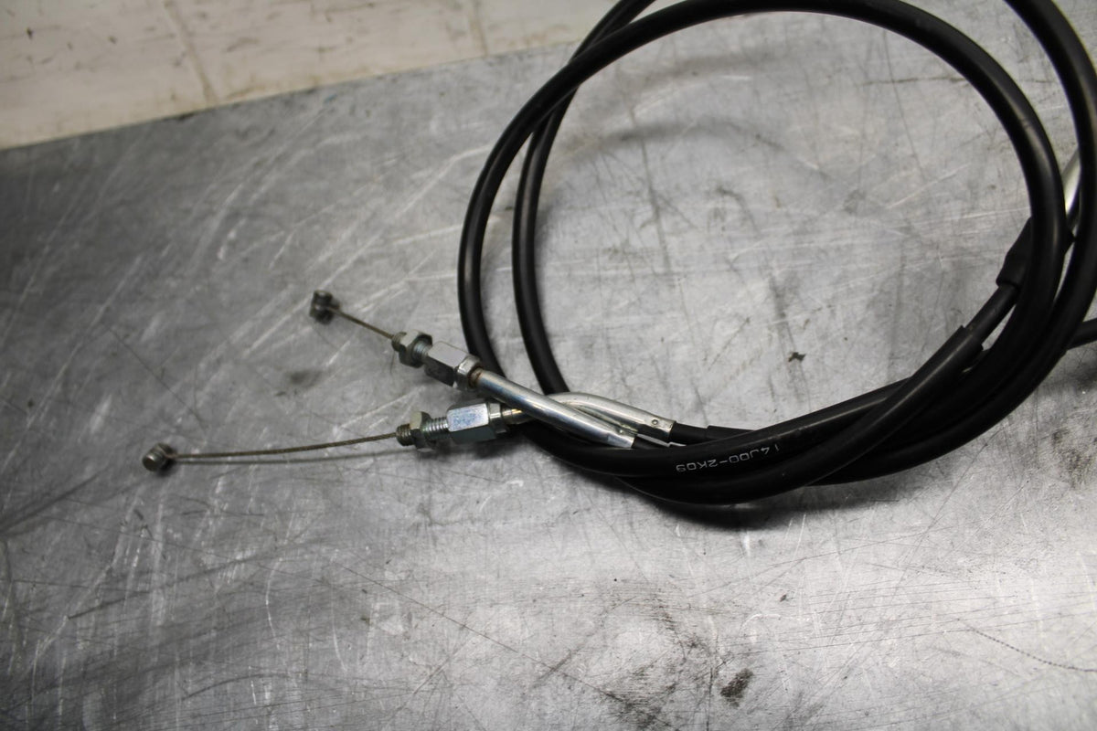 13 SUZUKI GSXR750 THROTTLE CABLES LINES BB474