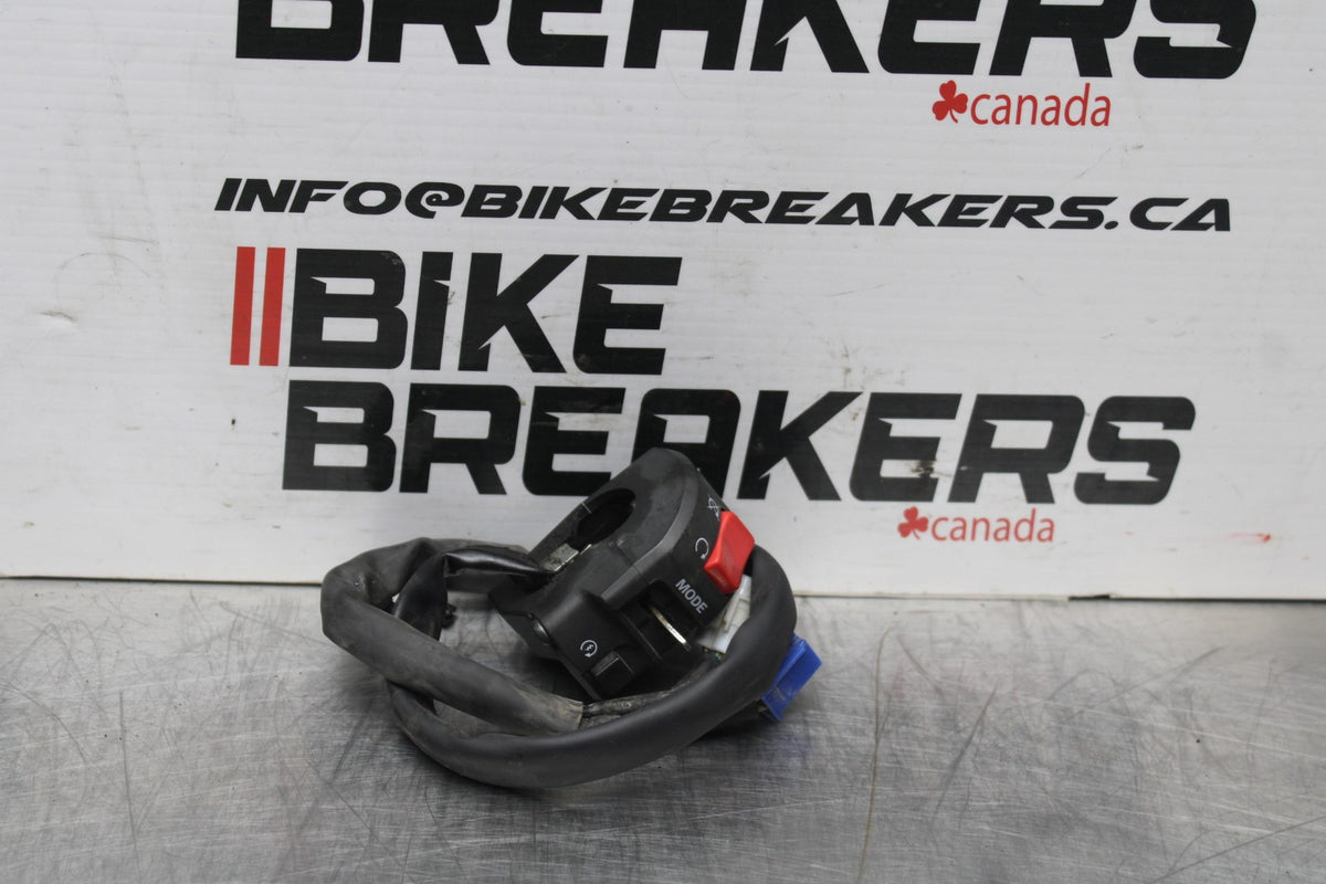 13 YAMAHA YZF R1 RIGHT CLIP ON HANDLE KILL OFF START SWITCH SWITCHES BB781