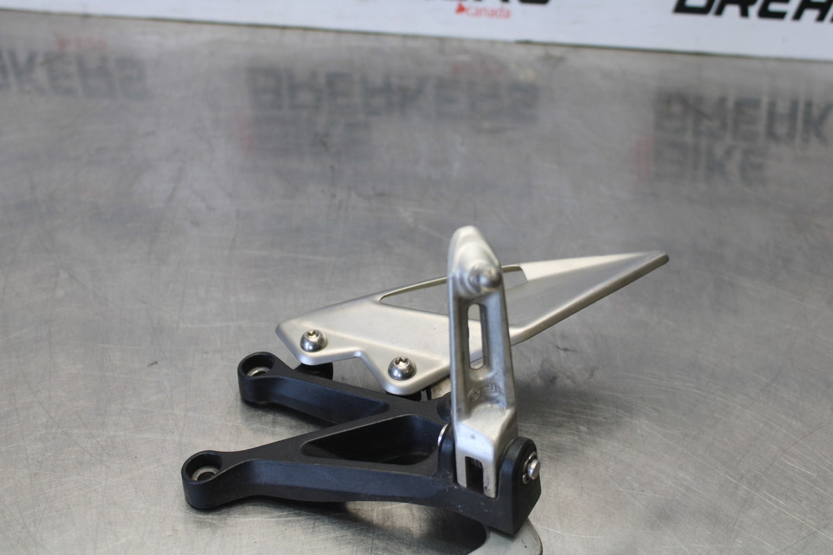20 TRIUMPH STREET TRIPLE 765 LEFT REARSET REAR SET FOOT PEG REST STOP  BB864