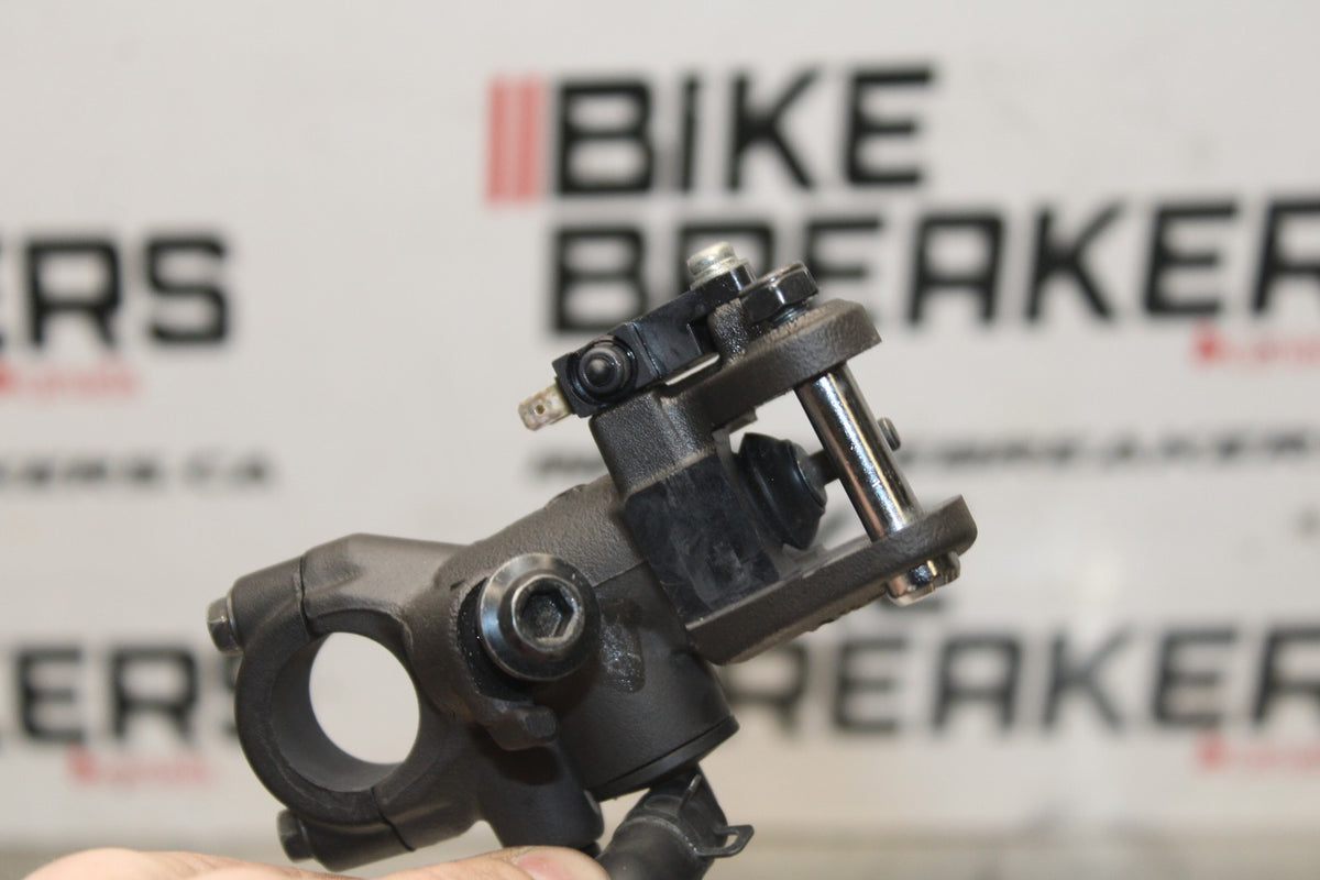 18 YAMAHA YZF R1  FRONT BRAKE MASTER CYLINDER BB838