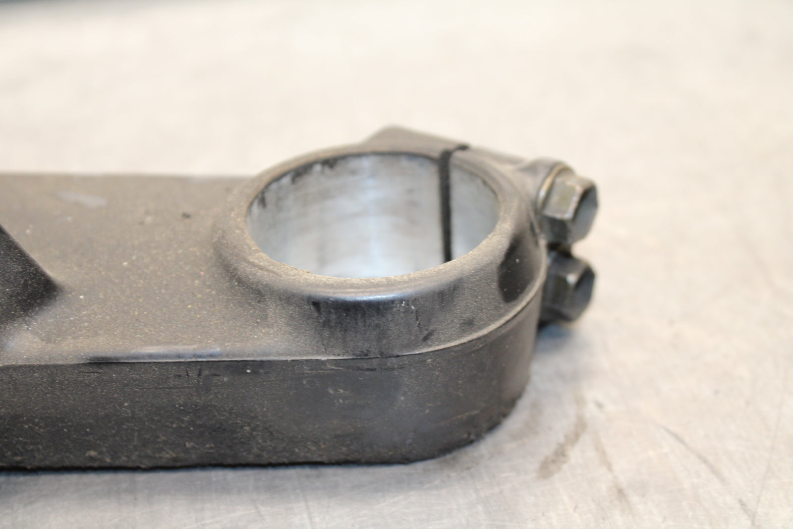 00-02 KAWASAKI NINJA ZX6R FRONT FORKS CLAMP LOWER TRIPLE TREE STEM BB750