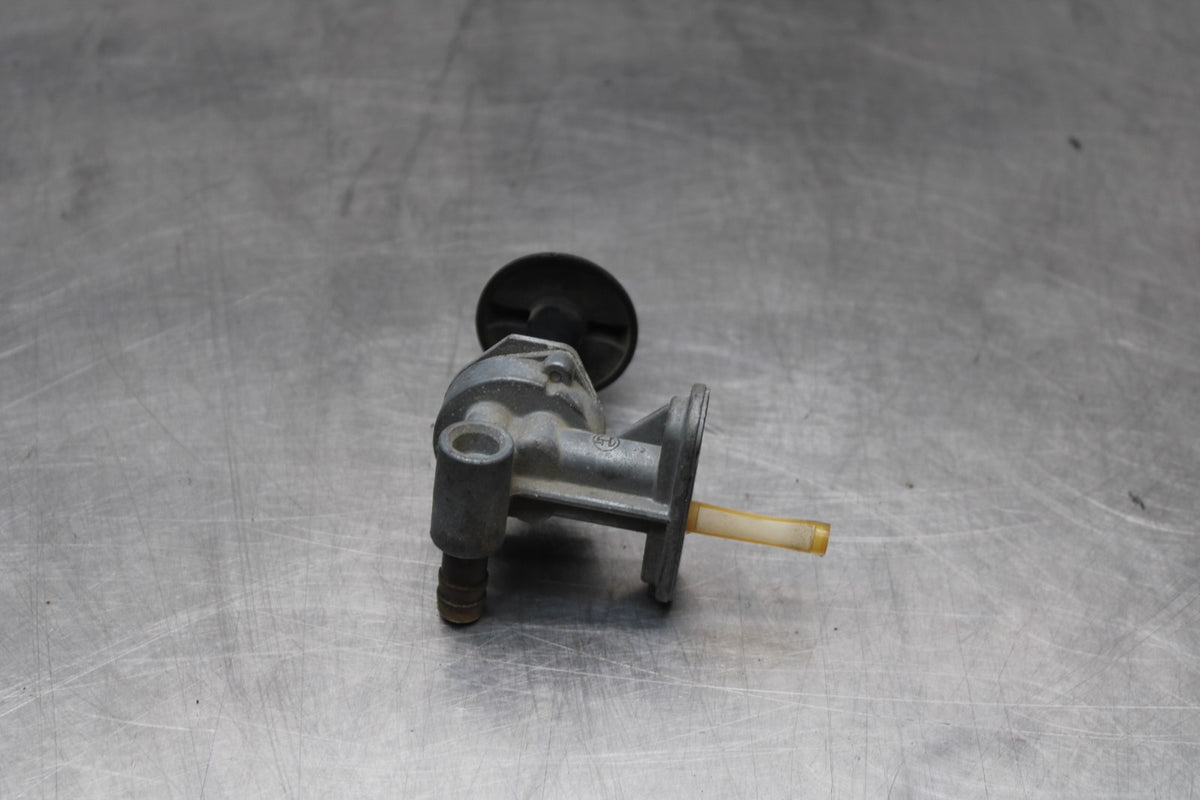 98 KAWASAKI NINJA ZX6 FUEL GAS TANK PETCOCK SHUT ON OFF VALVE BB870