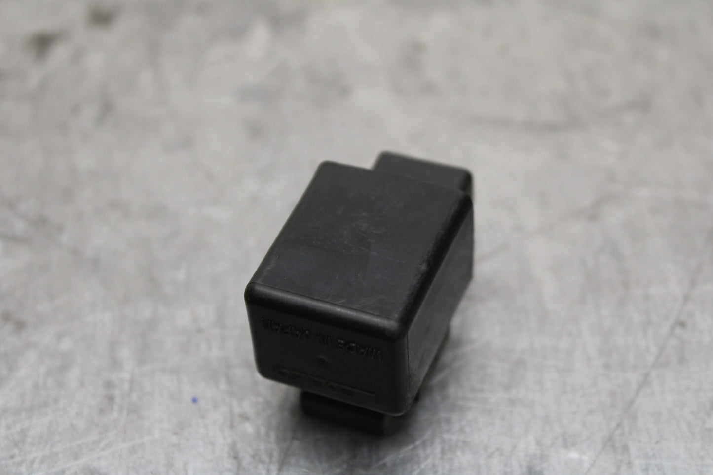 04-05 YAMAHA YZF R1 TURN SIGNAL BLINKER RELAY FLASHER SWITCH BB131