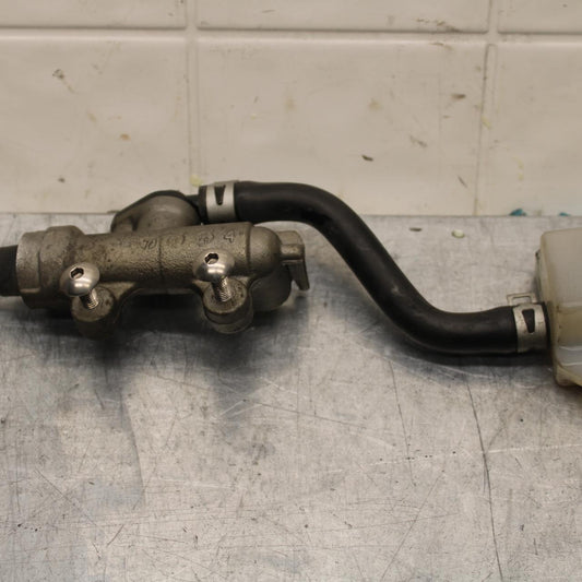 1999 Suzuki GSXR600 REAR BACK BRAKE MASTER CYLINDER W RESERVOIR BB580