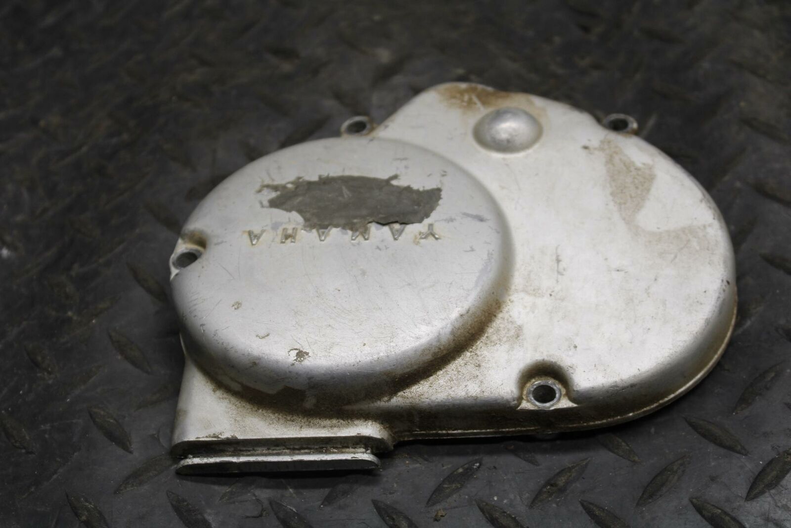 71 YAMAHA L5 RIGHT ENGINE CARB MOTOR COVER BB230