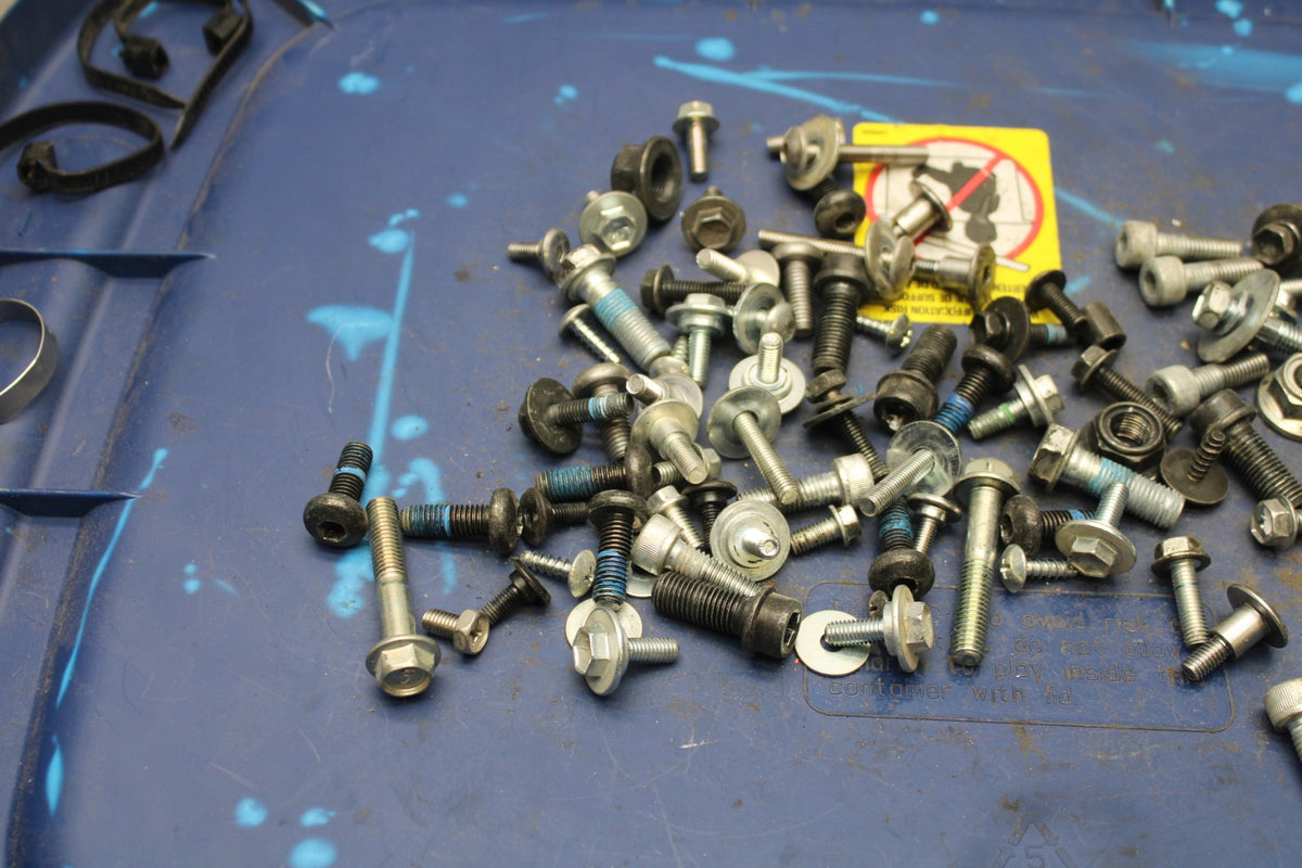 24-25 SUZUKI GSXR1000 MOUNTING BOLTS HARDWARE MOTOR SCREWS BB767