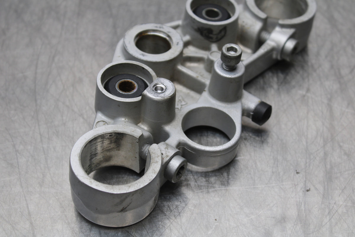 08 MOTO GUZZI BREVA 750 FORKS UPPER TRIPLE TREE CLAMP BB154