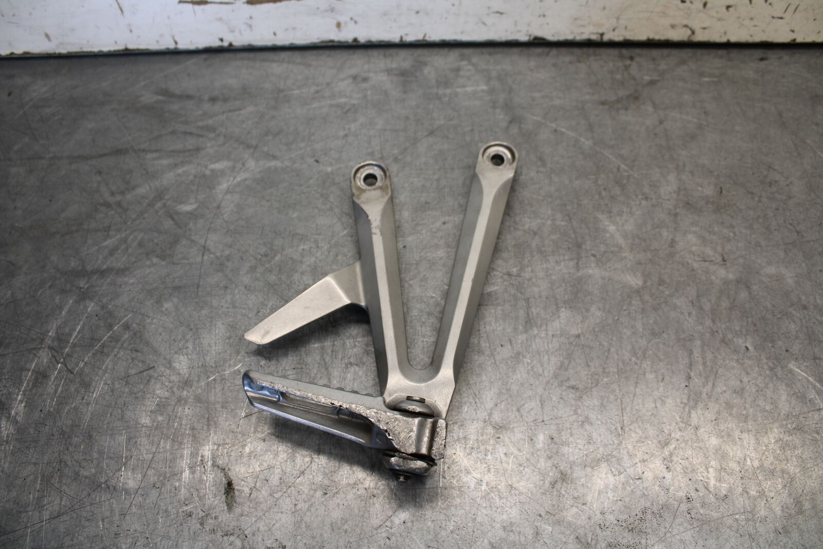 05-06 HONDA CBR600RR RIGHT PASSENGER PEG 50720-MEL-305 50750-MEE-D00 BB655