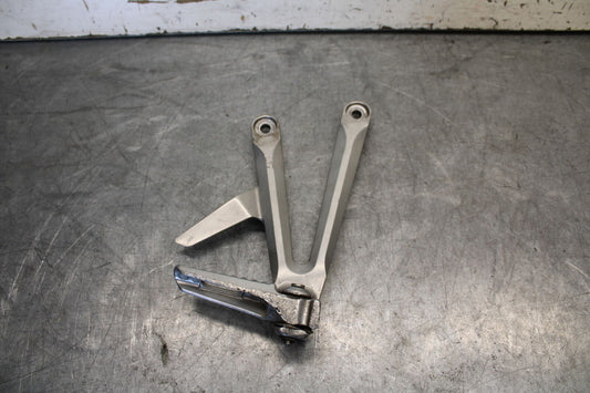 05-06 HONDA CBR600RR RIGHT PASSENGER PEG 50720-MEL-305 50750-MEE-D00 BB655