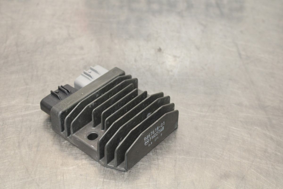 20-23 BMW F900R RECTIFIER VOLTAGE REGULATOR BB923