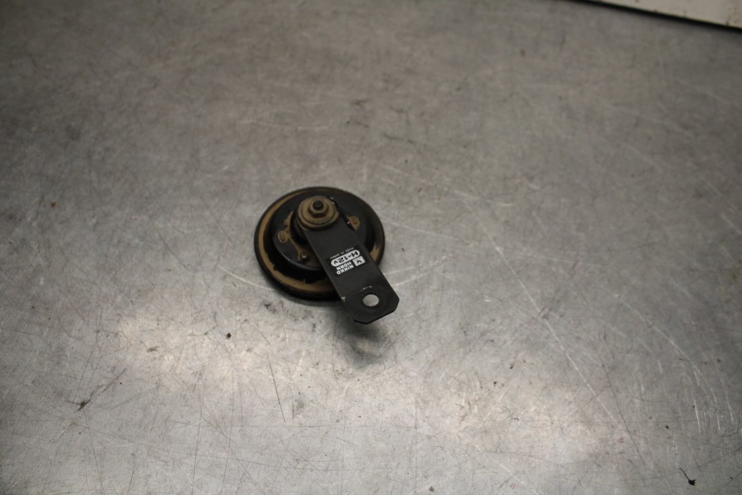 09-11 TRIUMPH DAYTONA 675 HORN SIGNAL BB652