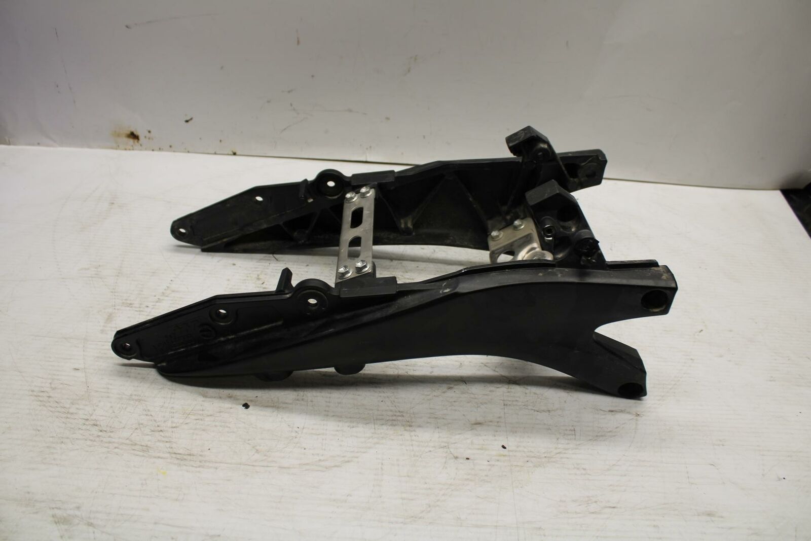 06-07 SUZUKI GSXR600 REAR SUBFRAME BACK SUB FRAME BB289