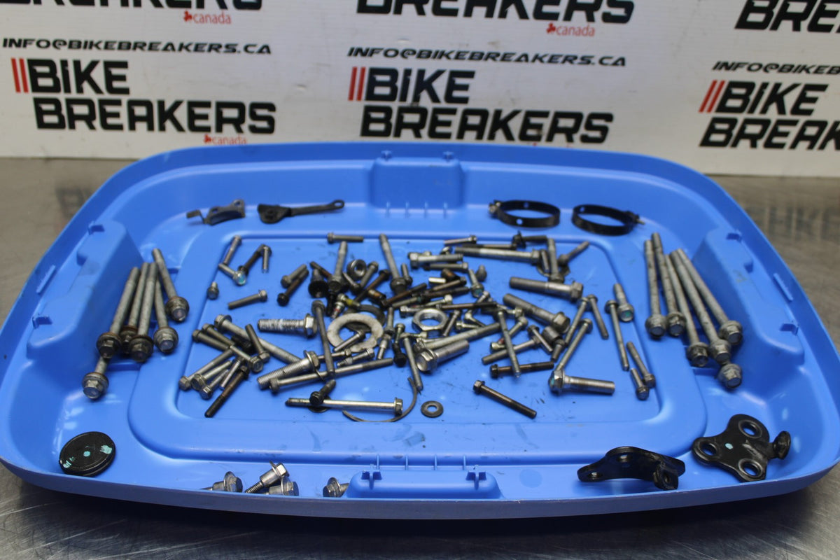 24 KAWASAKI NINJA 500 ABS ENGINE MOUNTING BOLTS HARDWARE MOTOR SCREWS BB818