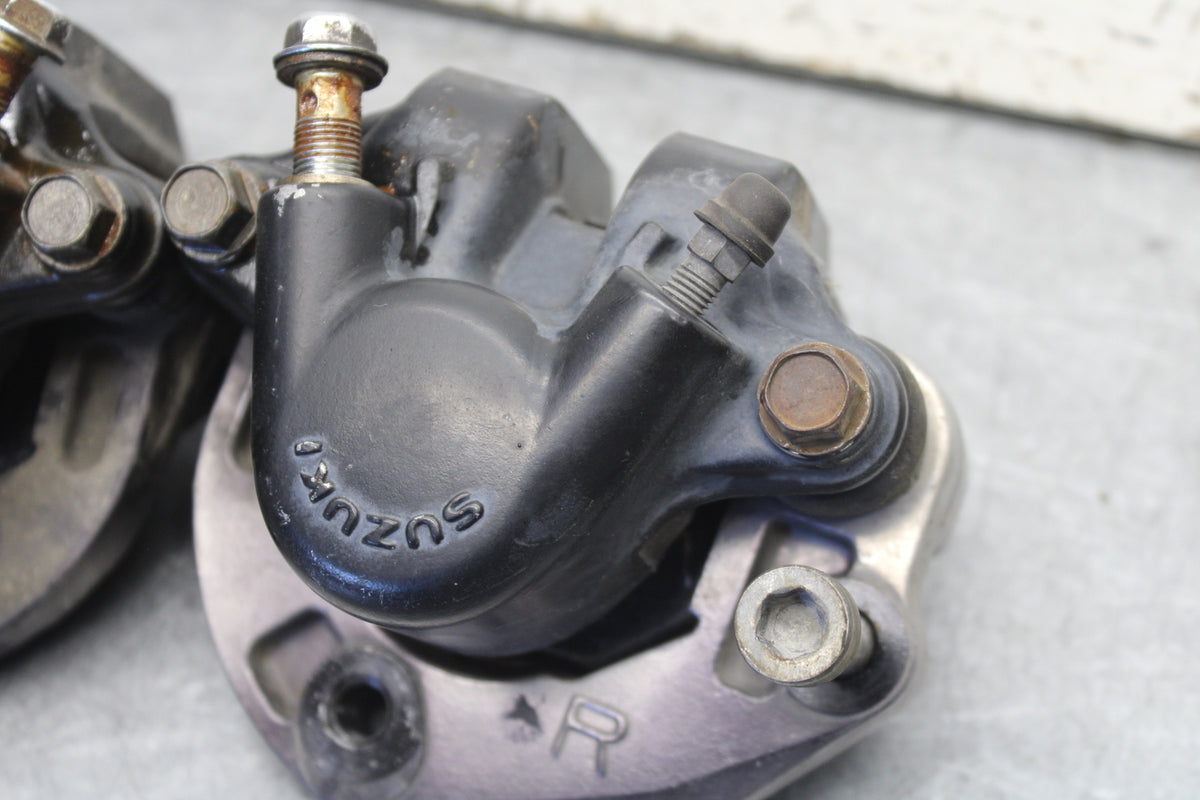 85-86 SUZUKI MADURA 1200 RIGHT LEFT FRONT BRAKE CALIPER SET PAIR CALIPERS  BB691